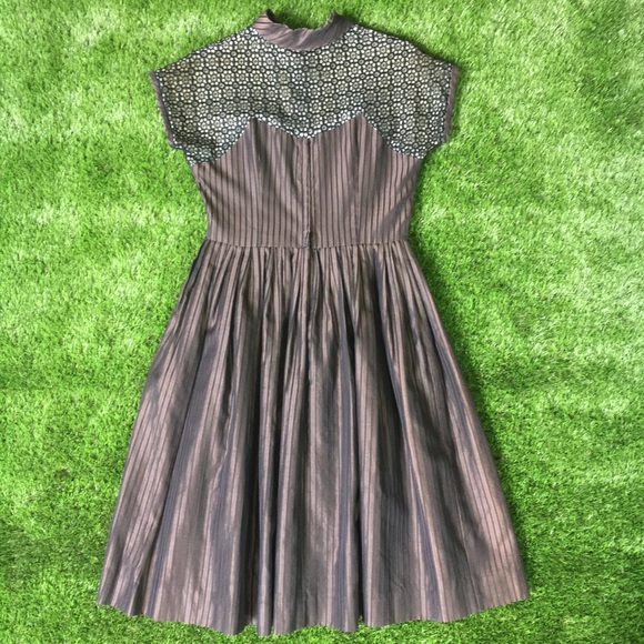 Vintage 1950’s Pinstripe And Lace Shirtwaist Dress - Picture 3 of 5